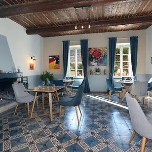 Le Cheval Blanc La Bastide-des-Jourdans